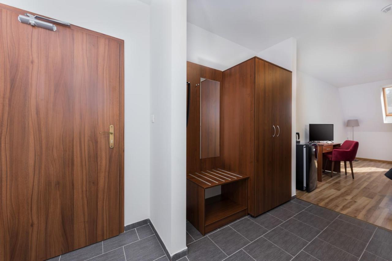 Penzion Sessler *** Trnava Exterior foto
