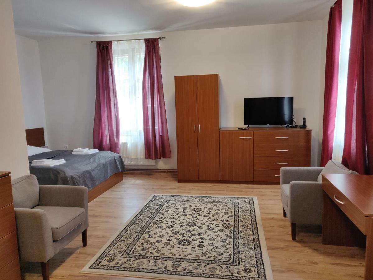 Penzion Sessler *** Trnava Exterior foto